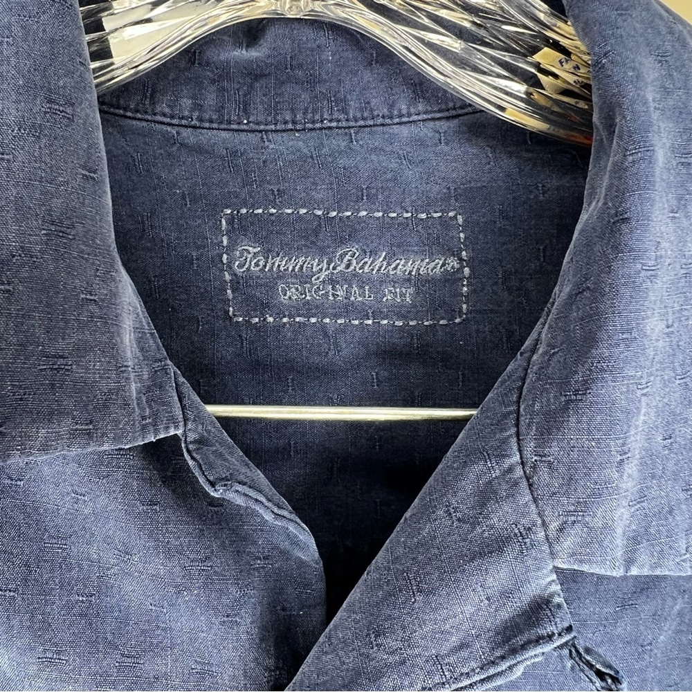 Tommy Bahama 100% Silk Men's Muted Blue Textured Camper Button Down Shirt View 4